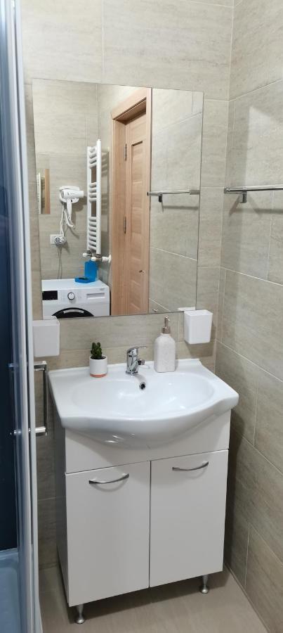 Mike Studio Mamaia Nord Apartment นาโวดาริ ภายนอก รูปภาพ